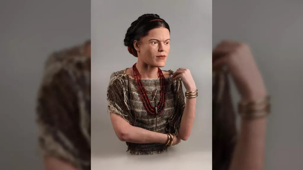 Tái tạo hình ảnh người phụ nữ thời đồ đồng ở châu Âu từ bộ xương sọ và các di vật tìm thấy trong ngôi mộ vừa được khai quật ở Séc. Tái tạo hình ảnh người phụ nữ thời đồ đồng ở châu Âu từ bộ xương sọ và các di vật tìm thấy trong ngôi mộ vừa được khai quật ở Séc.