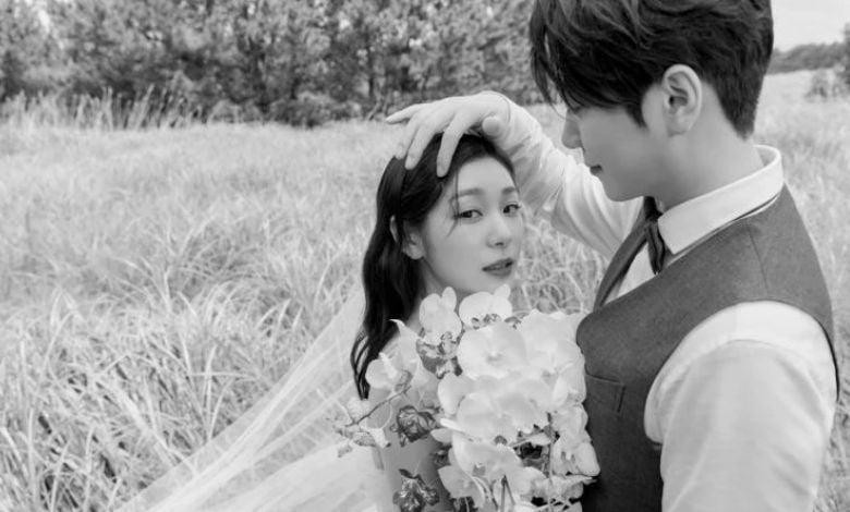 Nam ca sĩ kém “nữ hoàng trượt băng” 5 tuổi. Nam ca sĩ kém “nữ hoàng trượt băng” 5 tuổi.