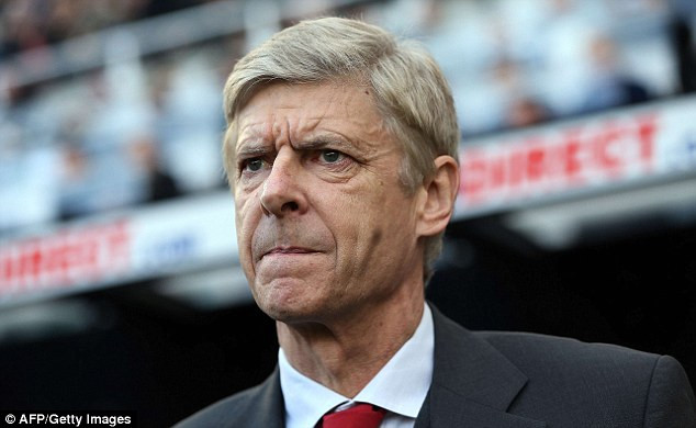 HLV Wenger đau đầu với vấn nạn chấn thươn