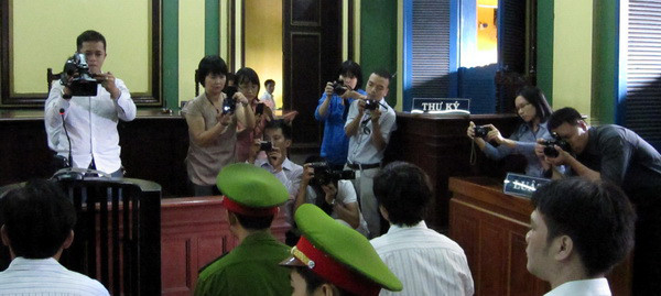 ... và sự quan tâm của giới truyền thông