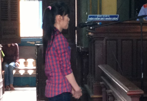 Lê Thị Ánh Tuyết trước tòa. Lê Thị Ánh Tuyết trước tòa