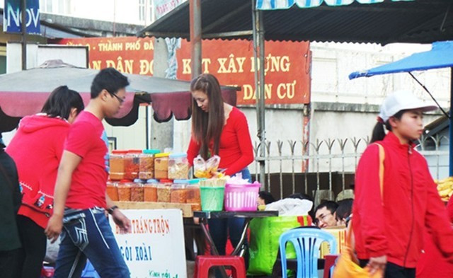  Cửa hàng của cô ngày càng đắt khách