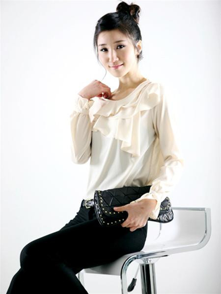 Đơn giản mà khoẻ khoắn với sơ mi ảnh 2 Đơn giản mà khoẻ khoắn với sơ mi ảnh 2