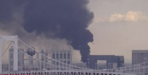 Một đám cháy lớn xảy ra tại Tokyo sau vụ động đất. Ảnh NHK/CNN . Một đám cháy lớn xảy ra tại Tokyo sau vụ động đất. Ảnh NHK/CNN