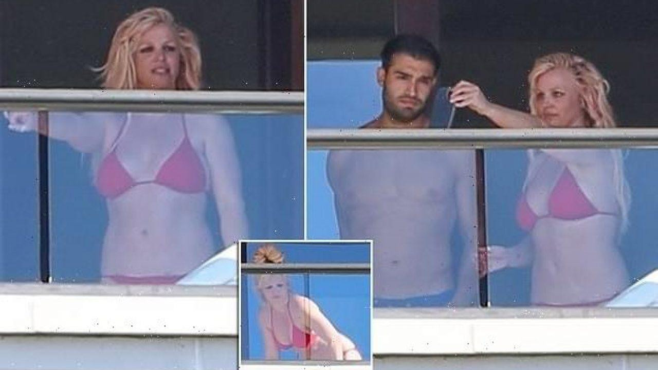 Cô tố, paparazzi không chỉ chụp trộm mà còn chỉnh sửa cơ thể cô trong ảnh. Cô tố, paparazzi không chỉ chụp trộm mà còn chỉnh sửa cơ thể cô trong ảnh.