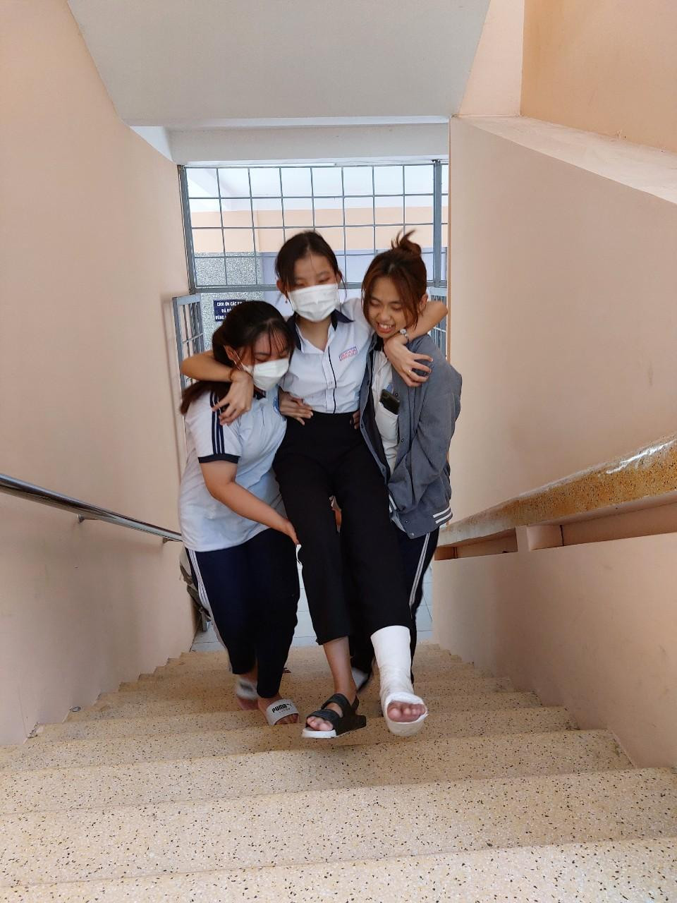 Gần một triệu thí sinh hoàn thành thi môn Toán, liệu có mưa điểm 10? ảnh 22 Gần một triệu thí sinh hoàn thành thi môn Toán, liệu có mưa điểm 10? ảnh 22