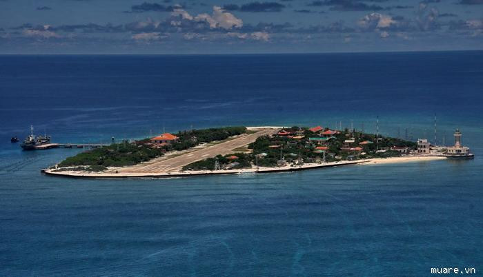 Đảo Trường Sa Lớn nhìn từ trên cao (từ máy bay M28)