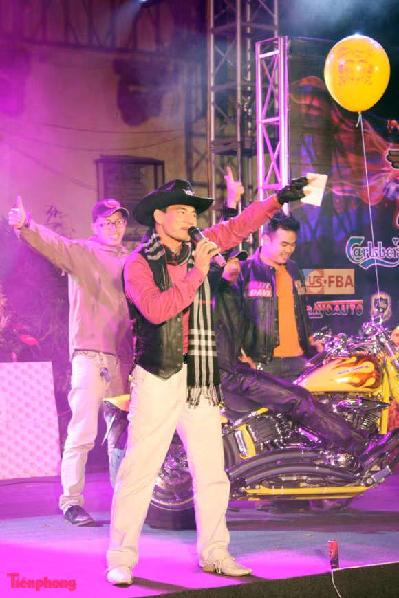 MC Xuân Bắc với phong cách Harley Davidson