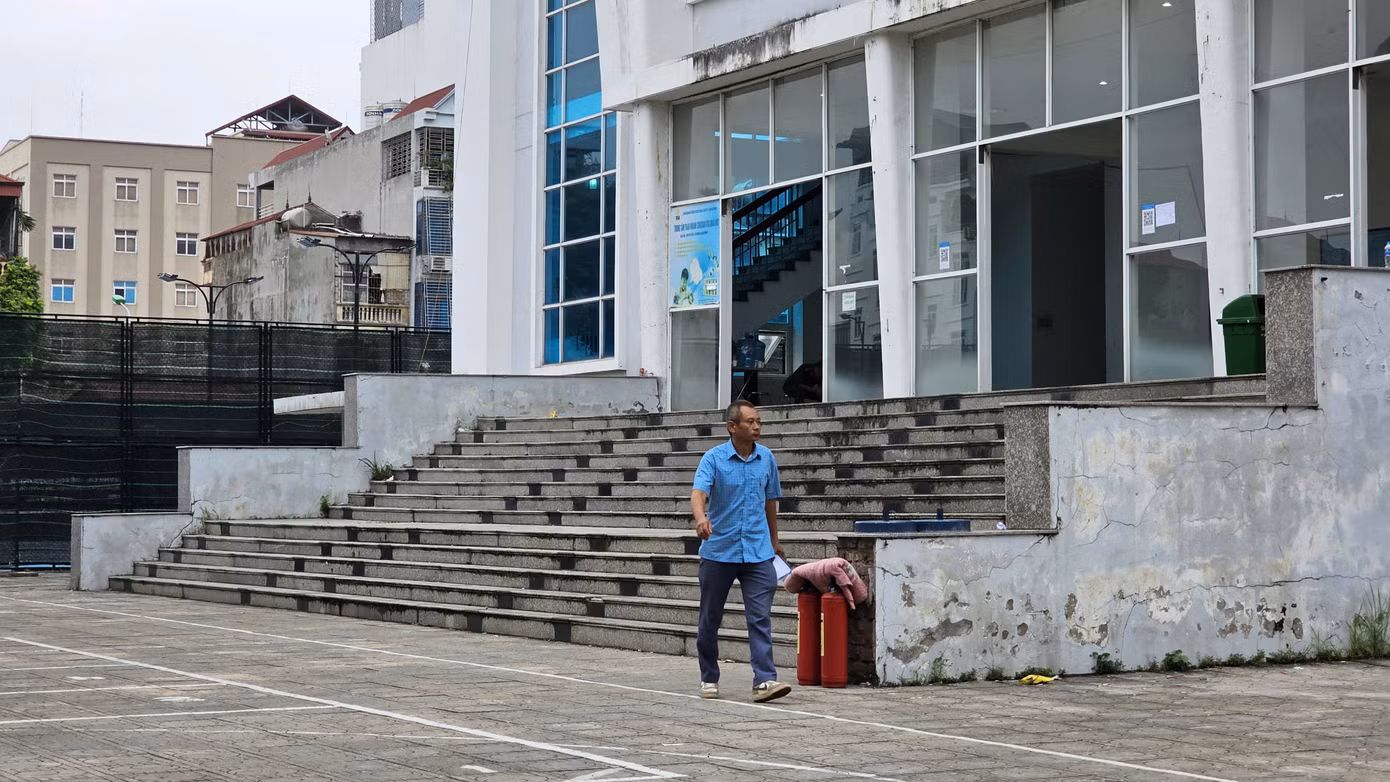 Nhiều người tham gia đấu giá cho rằng mức trúng đấu giá này vẫn còn “ảo giá”, cao hơn so với giá đất thị trường khu vực lân cận.