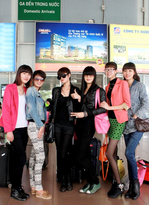 Các cô gái tập trung về TP. HCM để tập luyện cho đêm chung kết