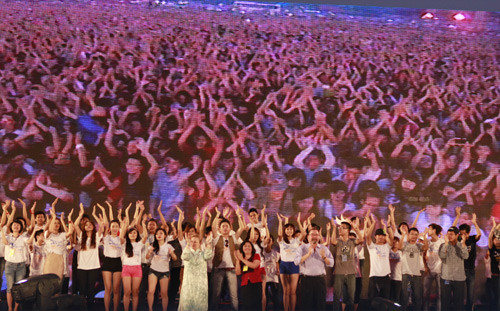 Phía dưới họ là rừng cánh tay