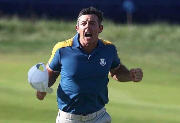 Rory McIlroy phấn khích sau khi đánh bại Sam Burns.