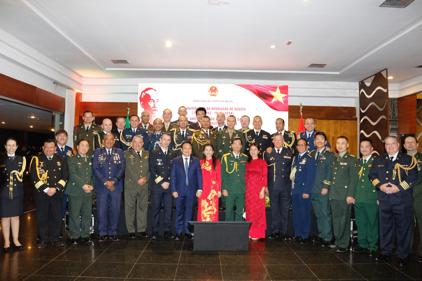 Đông đảo bạn bè quốc tế tới dự lễ kỷ niệm Quốc khánh Nước CHXHCN Việt Nam tại Brazil.