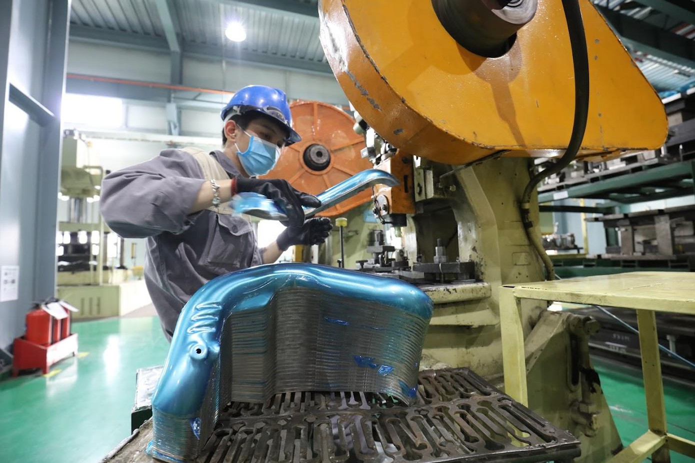 Nhiều DN FDI lớn liên tiếp mở rộng sản xuất, tạo cơ hội cho doanh nghiệp công nghiệp hỗ trợ trong nước. Ảnh: Như Ý