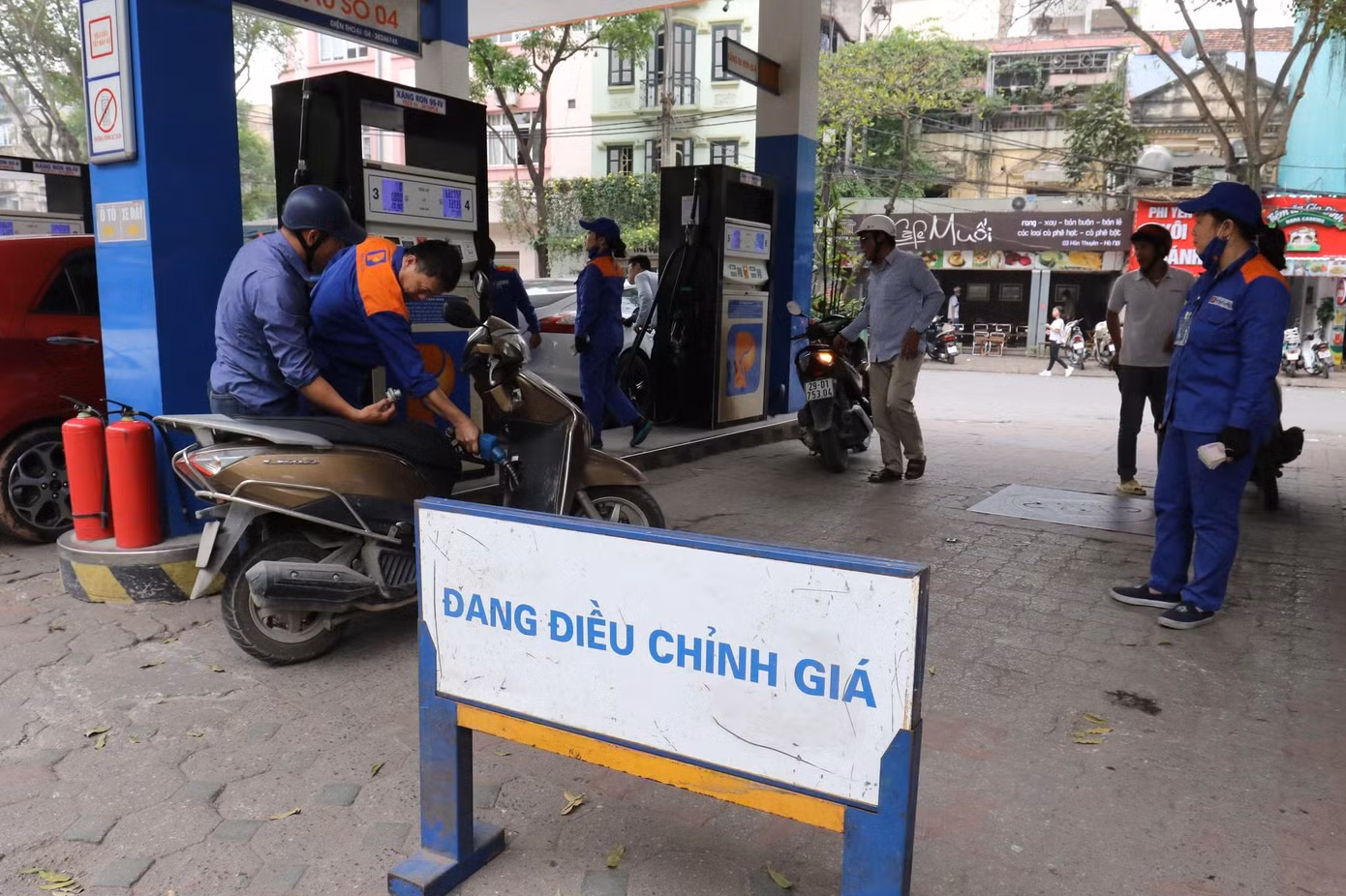Hai Bộ Công Thương - Tài chính bao giờ thống nhất phương án về điều hành xăng dầu (ảnh minh hoạ). Hai Bộ Công Thương - Tài chính bao giờ thống nhất phương án về điều hành xăng dầu (ảnh minh hoạ).