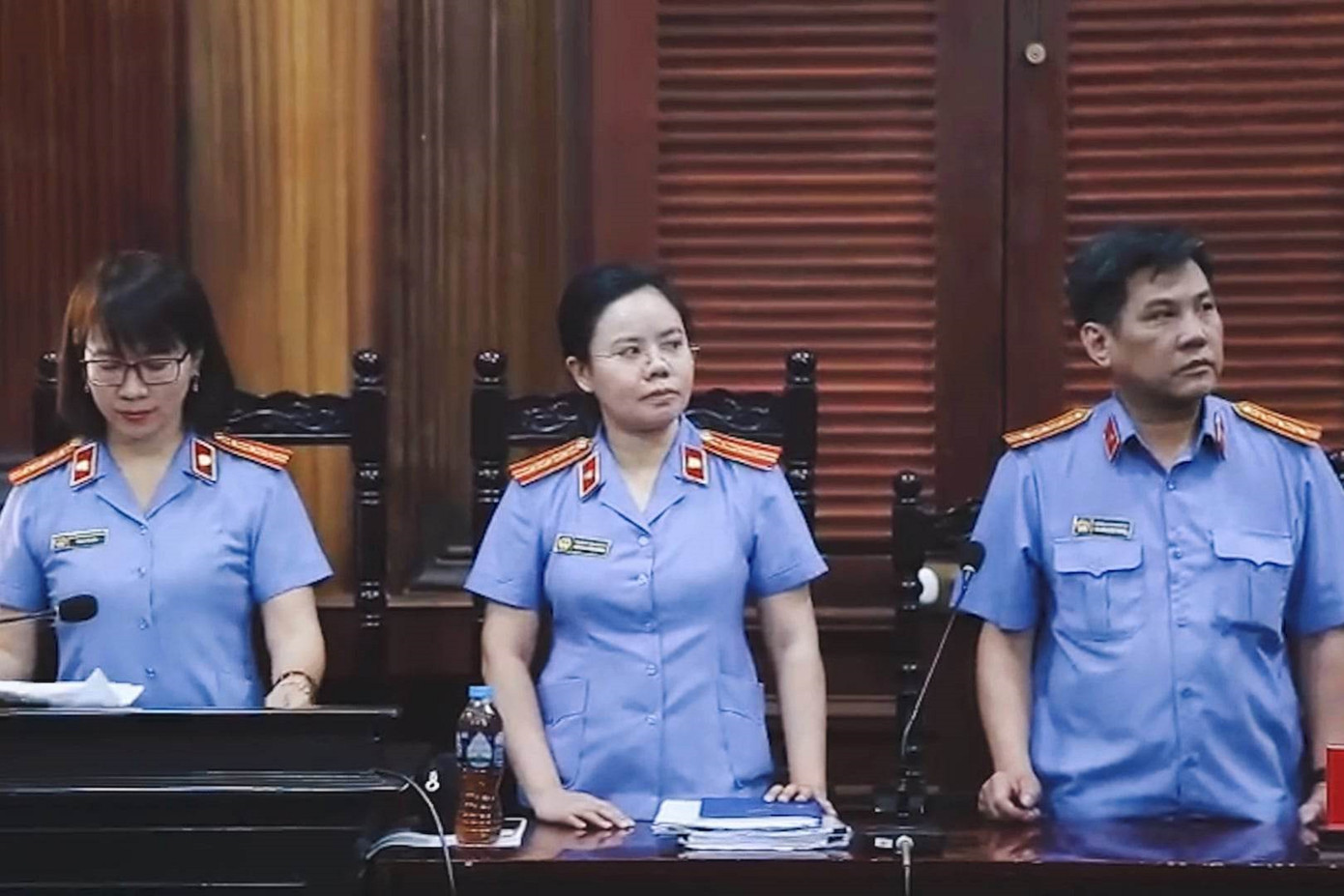 Viện Kiểm sát đề nghị Tòa tuyên phạt tù 20/20 bị cáo trong vụ án này.