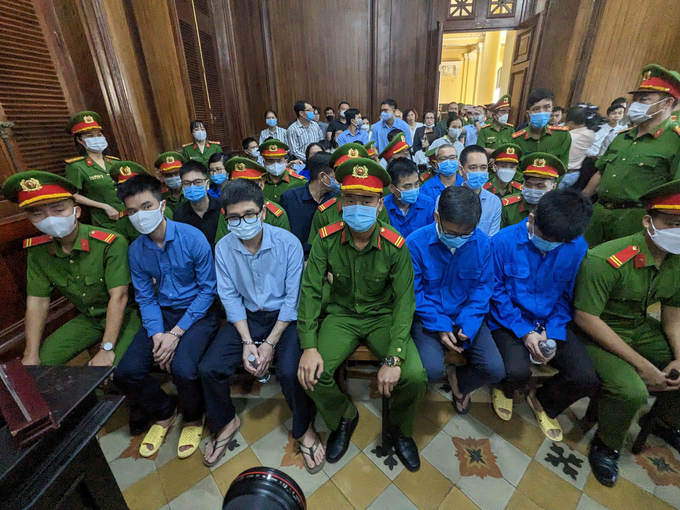 Các bị cáo tại tòa. Các bị cáo tại tòa.