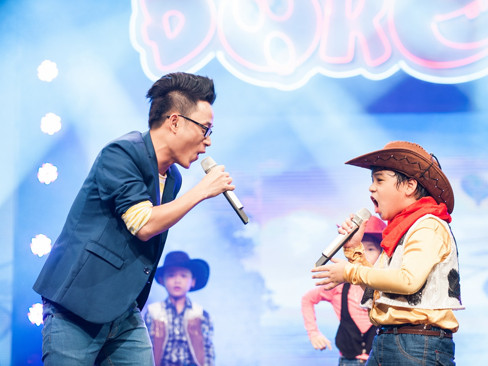 Trúc Nhân nhận lời tham gia chương trình vì từng nghe Nhật Tiến hát Gặp mẹ trong mơ và rất xúc động