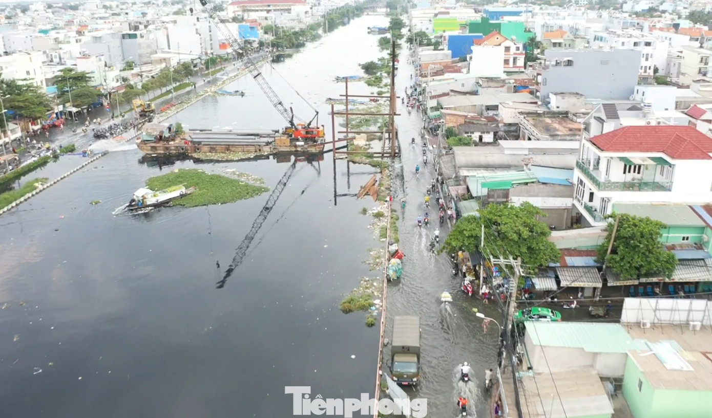 Người Sài Gòn xây 'lô cốt' chống ngập ảnh 3