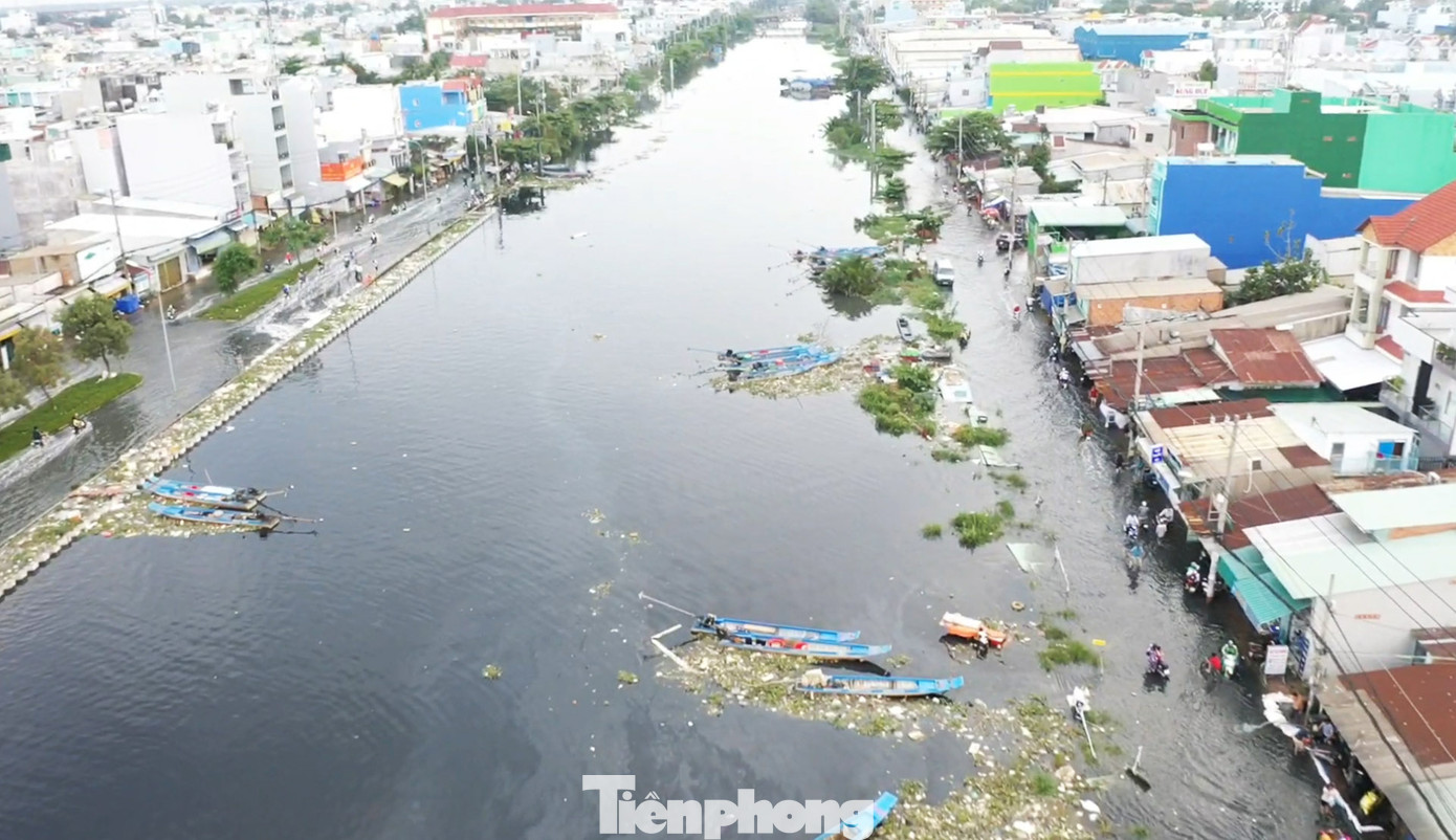Người Sài Gòn xây 'lô cốt' chống ngập ảnh 1