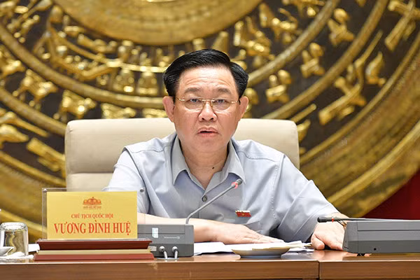 Chủ tịch Quốc hội Vương Đình Huệ phát biểu tại cuộc làm việc. Ảnh QH