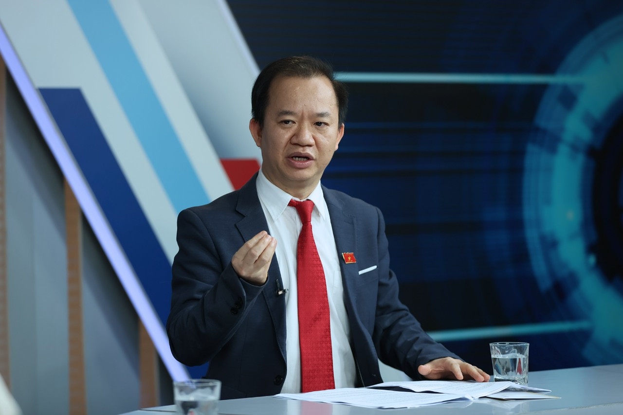 Uỷ viên Thường trực Uỷ ban Văn hoá, giáo dục của Quốc hội Bùi Hoài Sơn