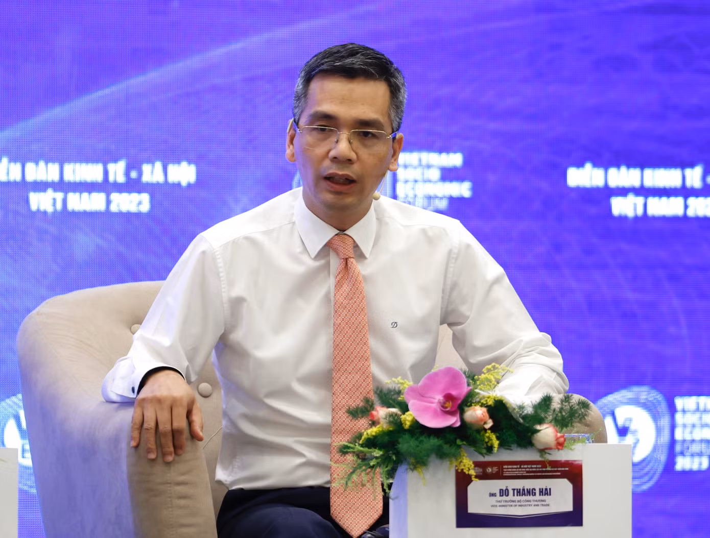 Thứ trưởng Bộ Tài chính Võ Thành Hưng. Thứ trưởng Bộ Tài chính Võ Thành Hưng.