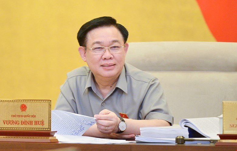 Chủ tịch Quốc hội Vương Đình Huệ phát biểu tại phiên họp Uỷ ban Thường vụ Chủ tịch Quốc hội Vương Đình Huệ phát biểu tại phiên họp Uỷ ban Thường vụ