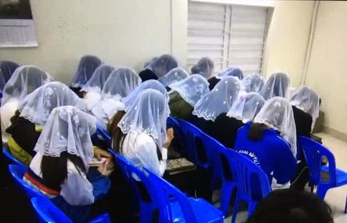 Bộ Nội vụ đề nghị các địa phương tăng cường nắm tình hình, phát hiện kịp thời và kiên quyết đấu tranh, xóa bỏ về phương diện tổ chức đối với "Hội thánh Đức Chúa trời mẹ" tại Việt Nam. Bộ Nội vụ đề nghị các địa phương tăng cường nắm tình hình, phát hiện kịp thời và kiên quyết đấu tranh, xóa bỏ về phương diện tổ chức đối với "Hội thánh Đức Chúa trời mẹ" tại Việt Nam.