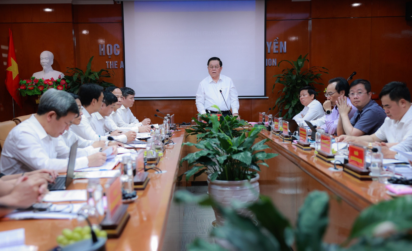 Bí thư Trung ương Đảng, Trưởng Ban Tuyên giáo Trung ương Nguyễn Trọng Nghĩa phát biểu tại cuộc làm việc Bí thư Trung ương Đảng, Trưởng Ban Tuyên giáo Trung ương Nguyễn Trọng Nghĩa phát biểu tại cuộc làm việc