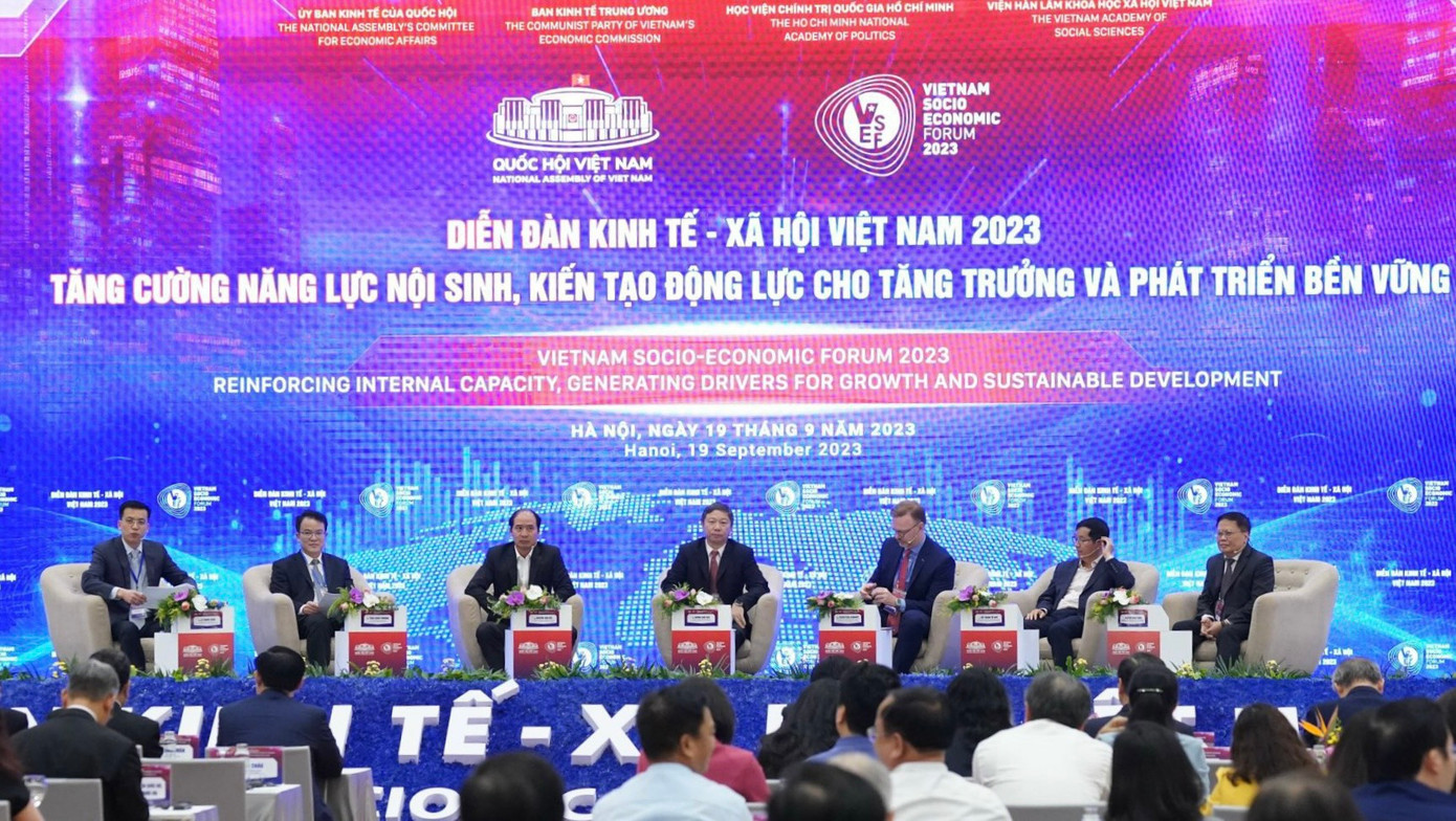 Các đại biểu tham dự diễn đàn