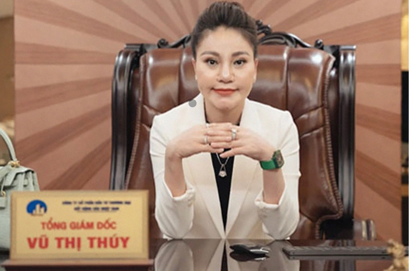 Bà Vũ Thị Thúy - Chủ tịch Hội đồng quản trị, Giám đốc công ty Nhật Nam bị khởi tố tội lừa đảo chiếm đoạt tài sản