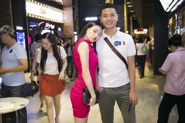 Trà Ngọc Hằng lại diện váy nghìn đô ra mắt phim ảnh 8