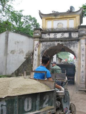 Xe công nông chạy suốt ngày đêm