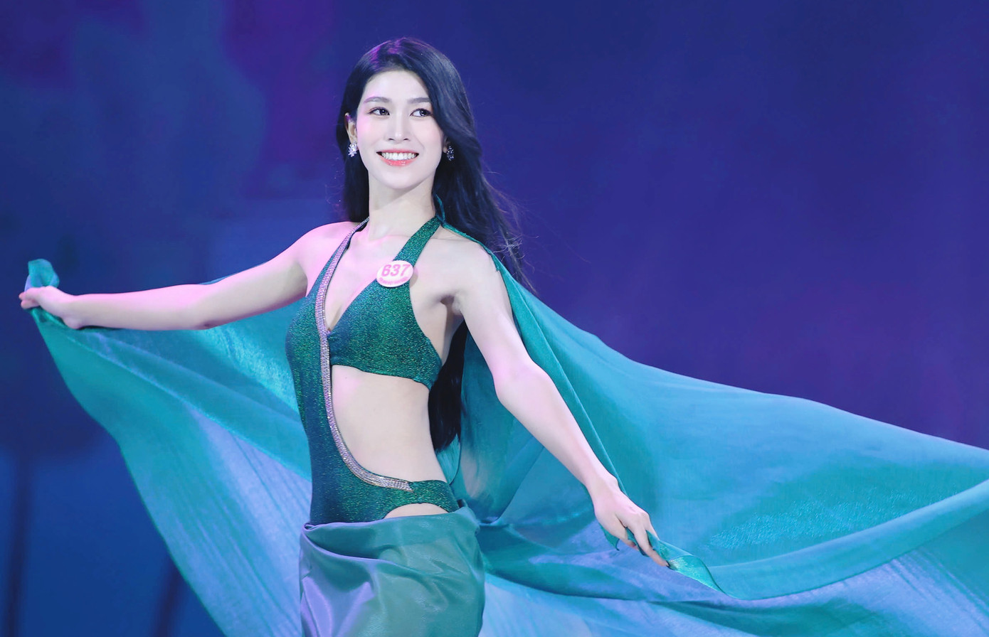 Thí sinh Nguyễn Thanh Thảo cao 1,7 m, nặng 48 kg, số đo ba vòng 75-59-90 cm.