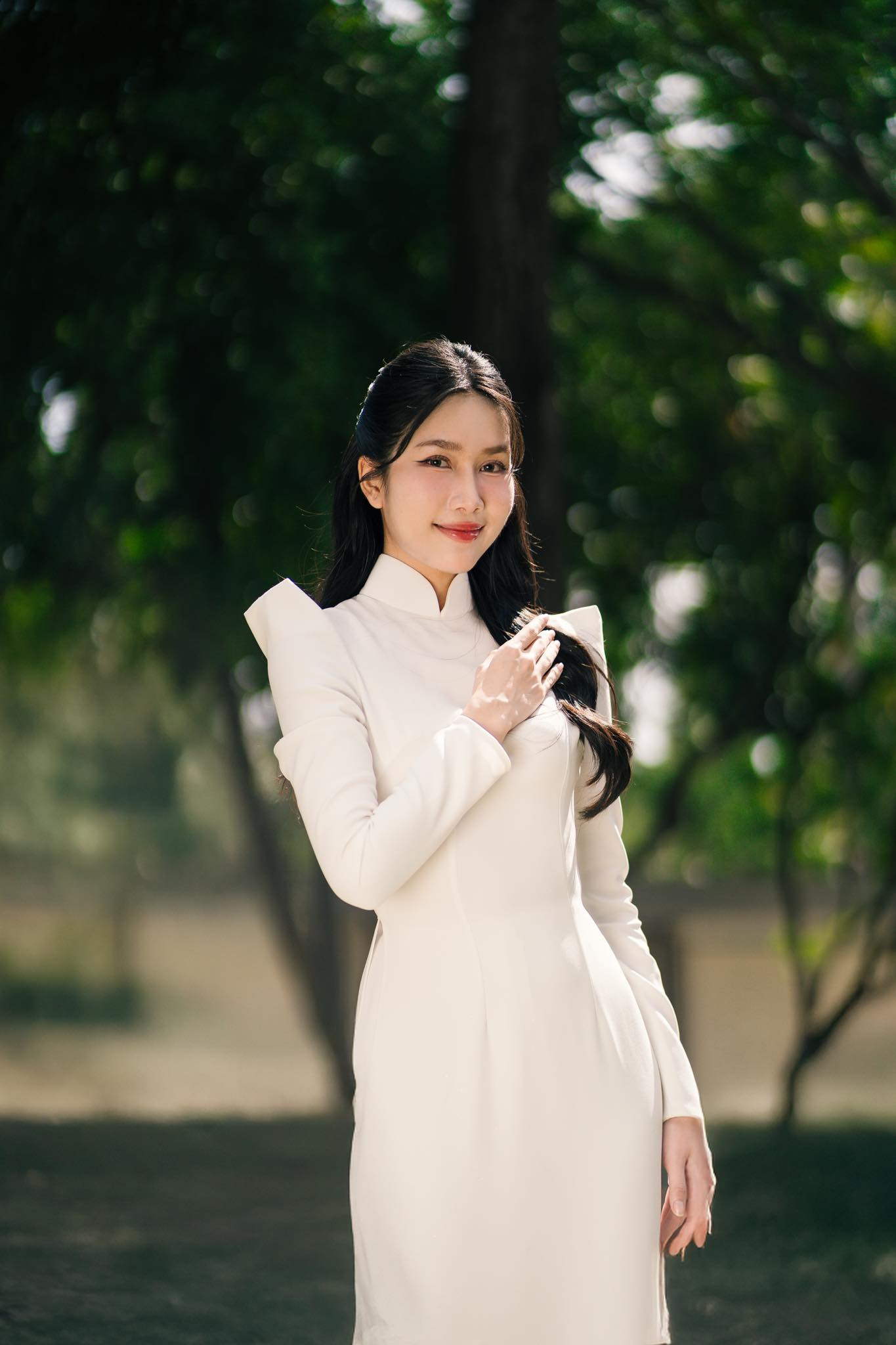 "Tự do không tự đến, hòa bình không tự có. Mãi biết ơn các người hùng đã đi qua giông bão", á hậu Phương Anh chia sẻ.