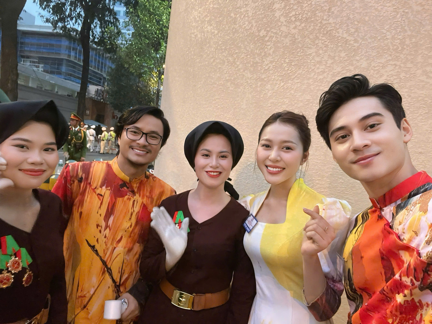 Lễ tổng duyệt quy tụ 48 khối lực lượng quân đội, công an, địa phương, cùng các đoàn khách mời quốc tế từ Trung Quốc, Lào, Campuchia.