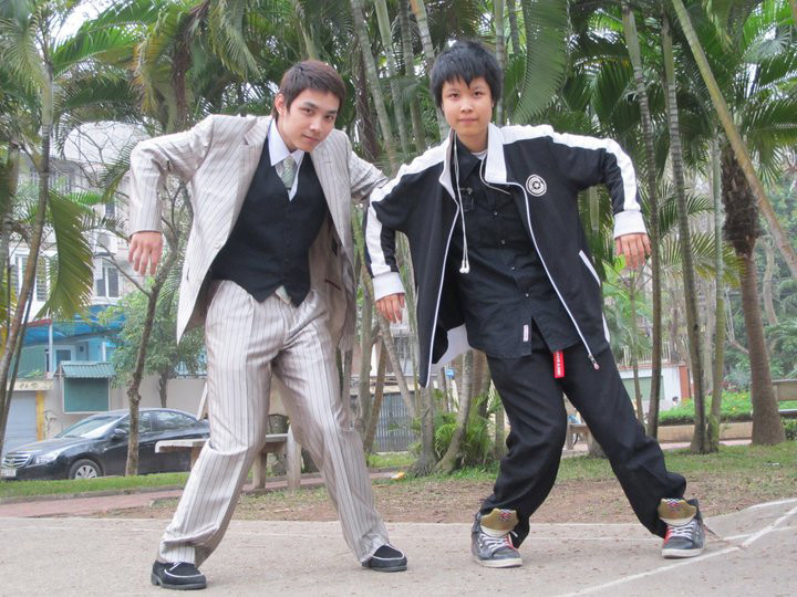 Tùng Phương cùng em gái. Tùng Phương cùng em gái