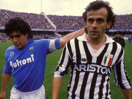 Platini (phải) dù rất tài năng nhưng không có tên trong danh sách này như Maradona. Platini (phải) dù rất tài năng nhưng không có tên trong danh sách này như Maradona