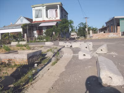 Khu tái định cư nhếch nhác vì thi công ẩu. Khu tái định cư nhếch nhác vì thi công ẩu