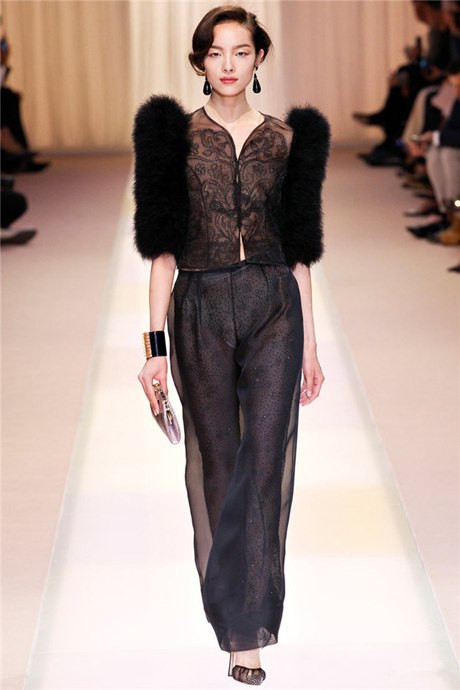 Người mẫu Tôn Phi Phi (Fei Fei Sun) tại show Armani Prive, khuôn khổ Tuần thời trang Paris Thu Đông 2013