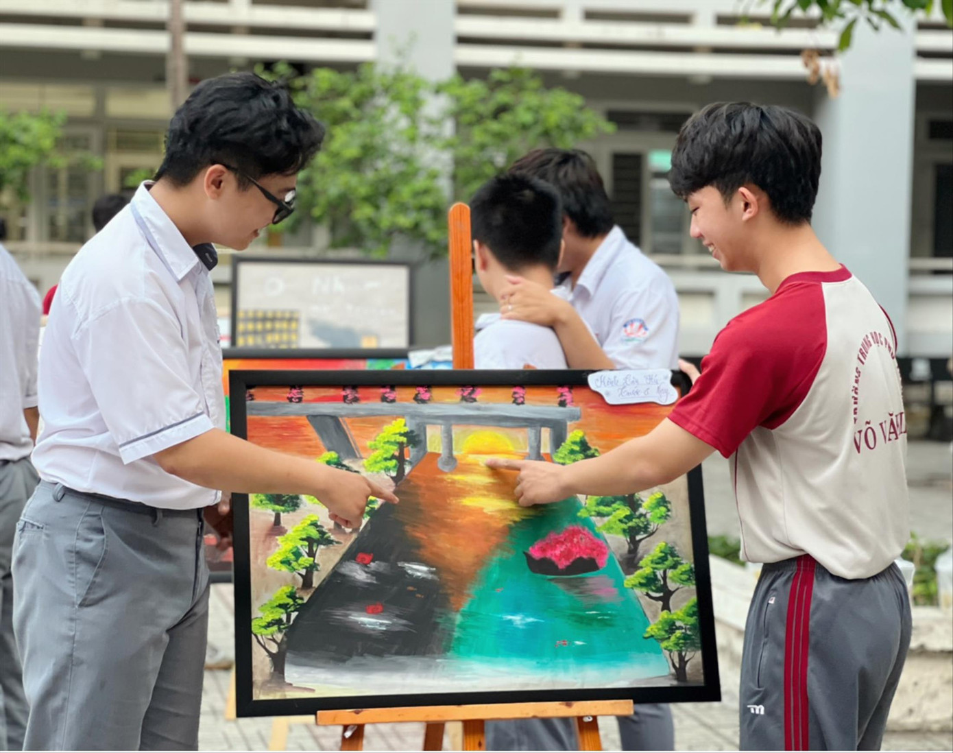 Một tiết học của Trường THPT Võ Văn Kiệt (quận 8, TPHCM) giúp học sinh nâng cao tinh thần làm việc nhóm. Ảnh: Nguyễn Dũng. Một tiết học của Trường THPT Võ Văn Kiệt (quận 8, TPHCM) giúp học sinh nâng cao tinh thần làm việc nhóm. Ảnh: Nguyễn Dũng.