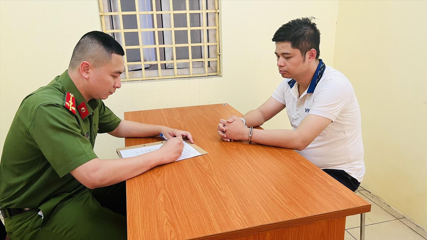 Trương Việt Hùng tại cơ quan công an Trương Việt Hùng tại cơ quan công an