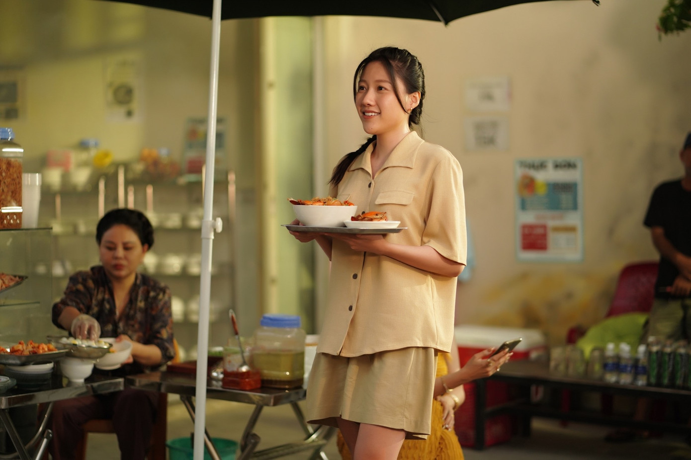 “Nhà bà Nữ” bị chê về chuyên môn nhưng vẫn đạt doanh thu kỷ lục.