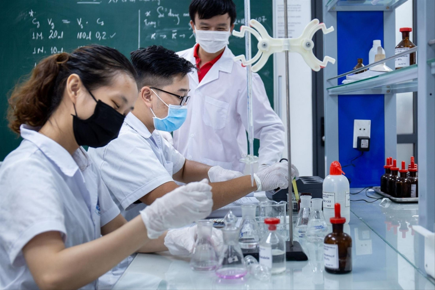 Nghiên cứu khoa học trong một trường đại học. Ảnh: Diệp An Nghiên cứu khoa học trong một trường đại học. Ảnh: Diệp An