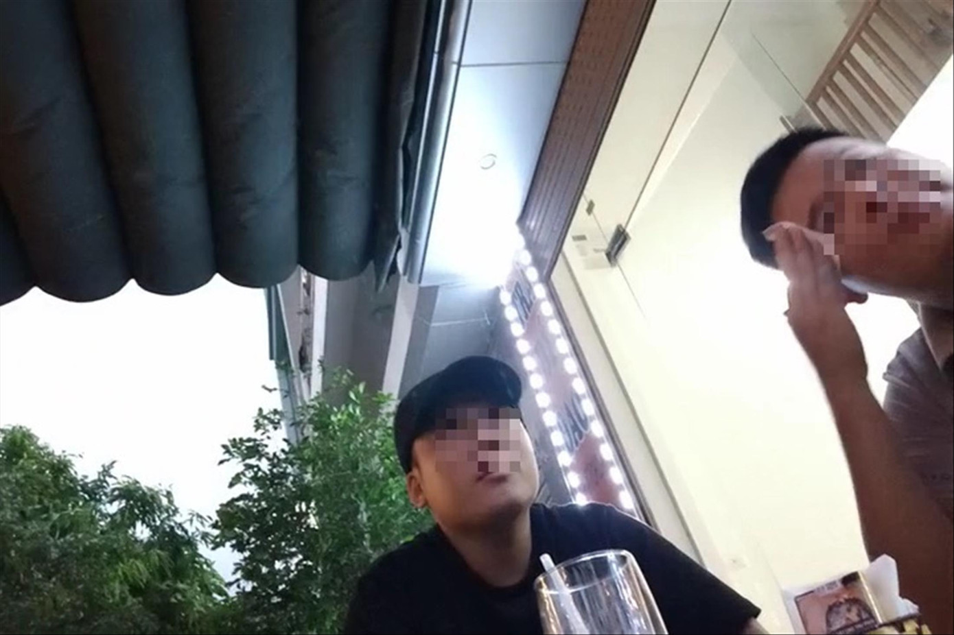 Phi và Hiển trong cuộc trò chuyện với PV