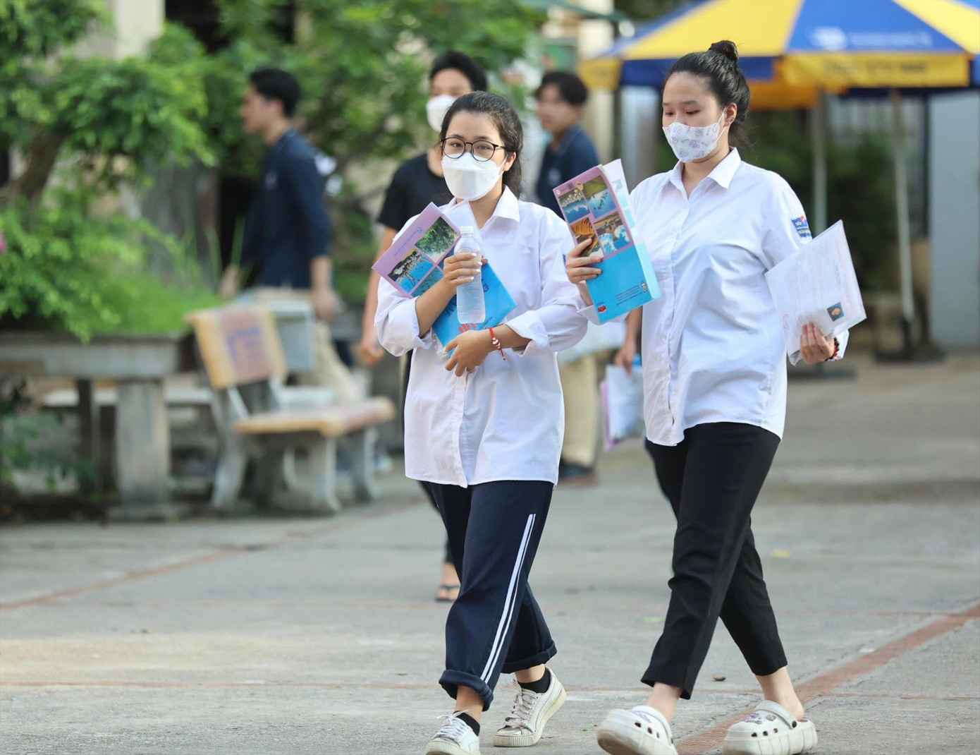 Học sinh, giáo viên các trường THPT mong Bộ GD&ĐT sớm công bố phương án thi mới. Học sinh, giáo viên các trường THPT mong Bộ GD&ĐT sớm công bố phương án thi mới.