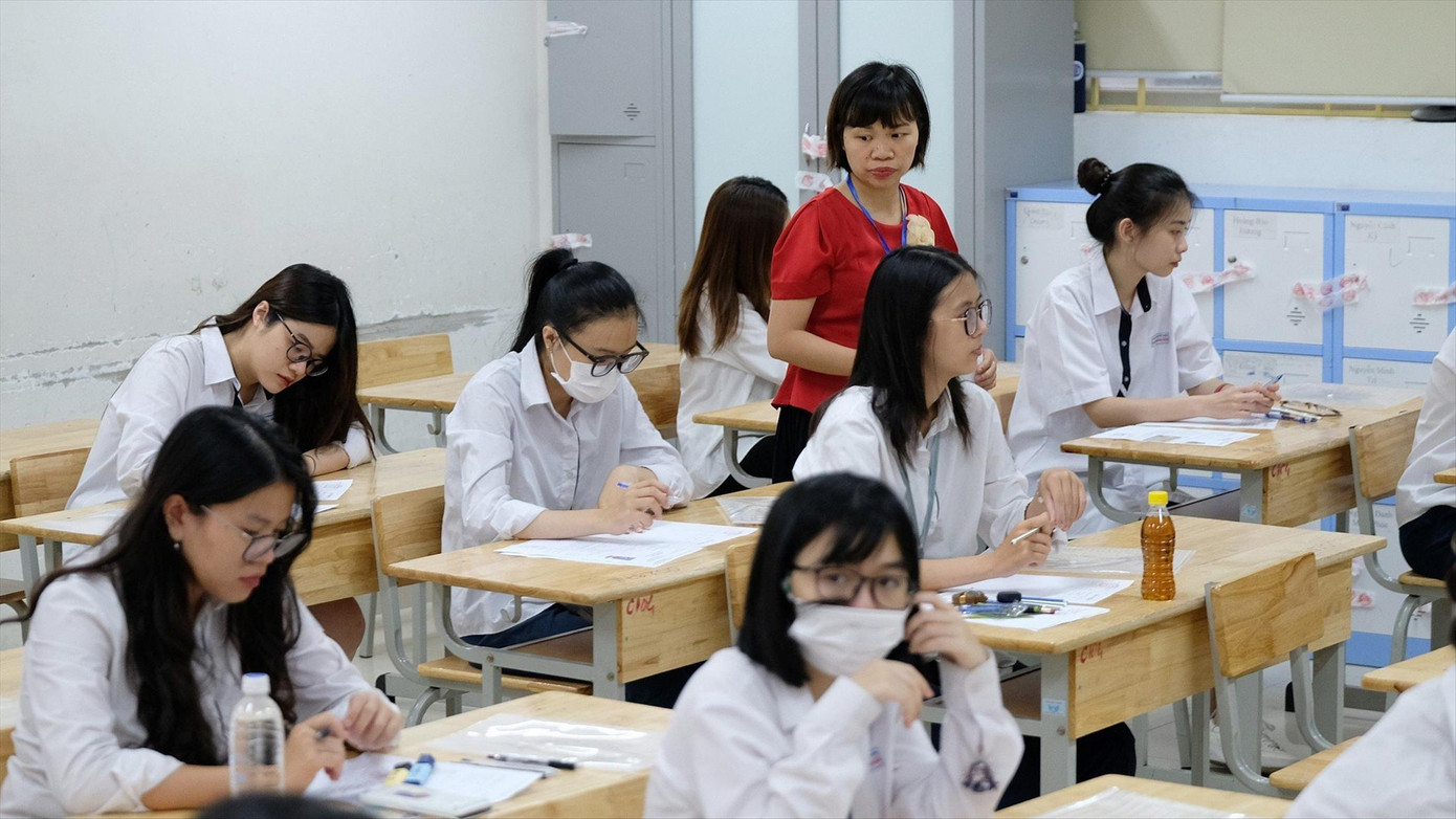 Thí sinh trong phòng thi trước giờ thi môn Ngữ văn. Ảnh: Hoàng Mạnh Thắng Thí sinh trong phòng thi trước giờ thi môn Ngữ văn. Ảnh: Hoàng Mạnh Thắng