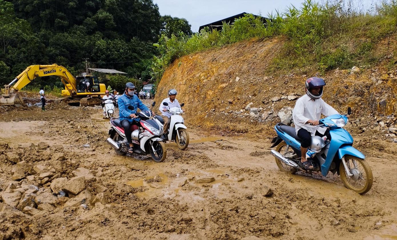 Đảm bảo giao thông đi lại thông suốt trong các ngày diễn ra kỳ thi. Ảnh: Văn Đức