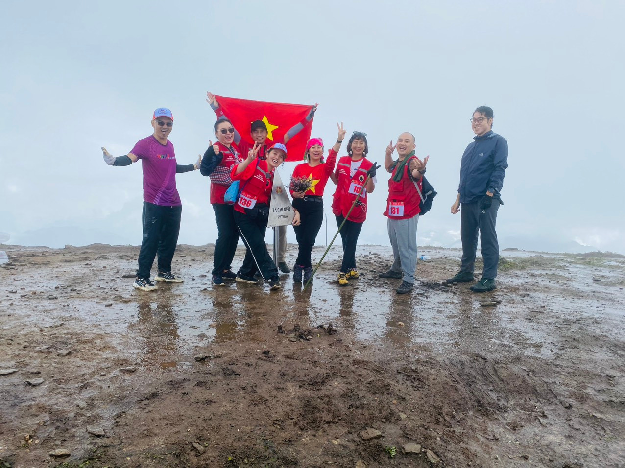 Chạm cột mốc Tà Chì Nhù 2.979m